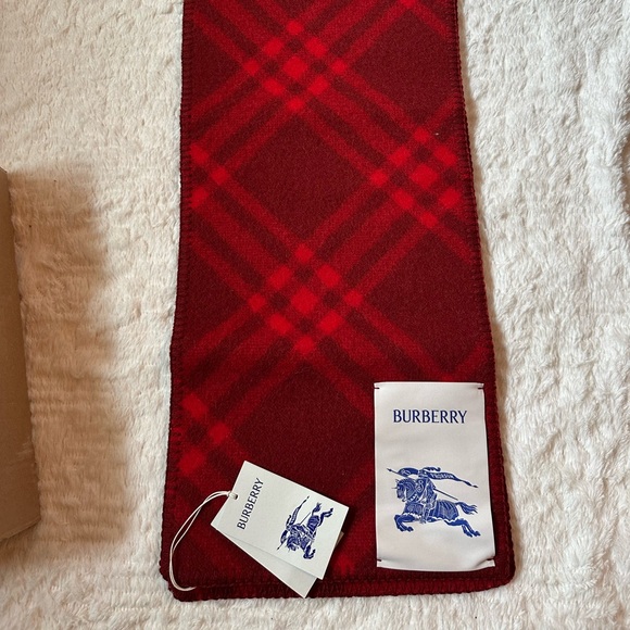 Burberry Equestrian Knight Detail Check Wool Scarf - Picture 5 of 7